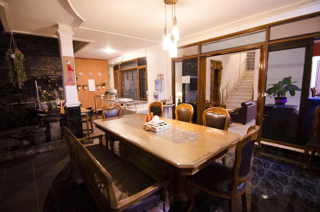 Fora Guest House Taman Lingkar Bandung Eksteriør billede