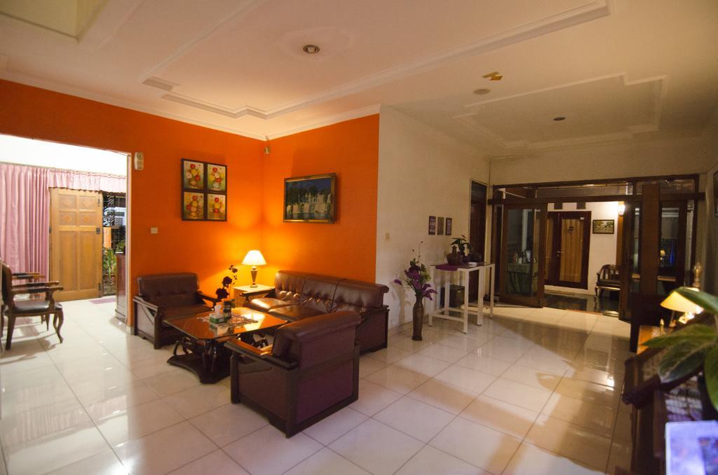 Fora Guest House Taman Lingkar Bandung Eksteriør billede