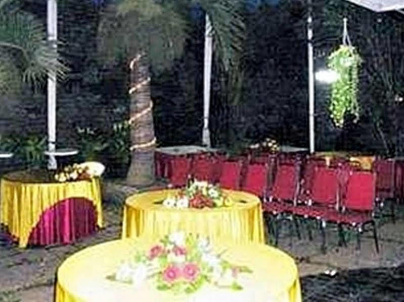 Fora Guest House Taman Lingkar Bandung Eksteriør billede