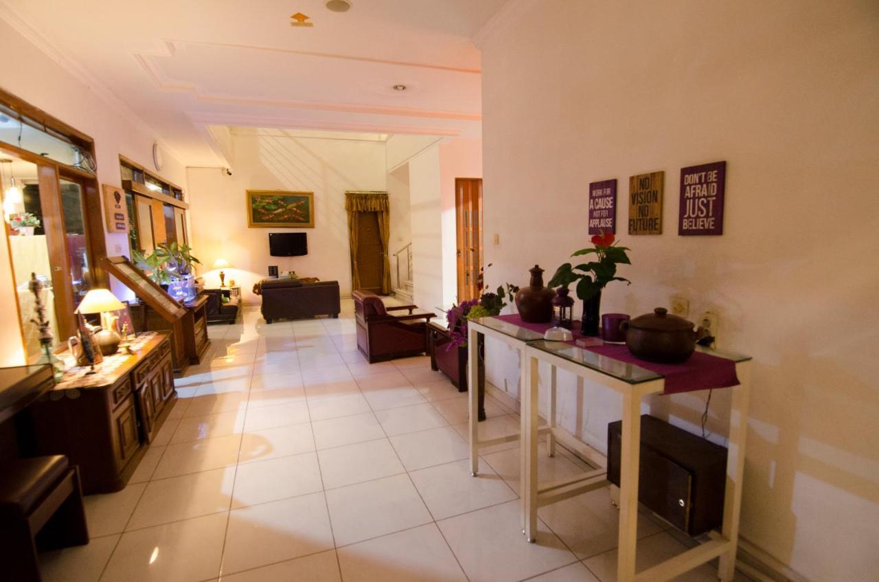 Fora Guest House Taman Lingkar Bandung Eksteriør billede